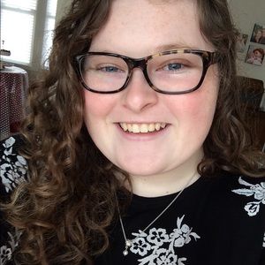 Meet your Posher, Chloe